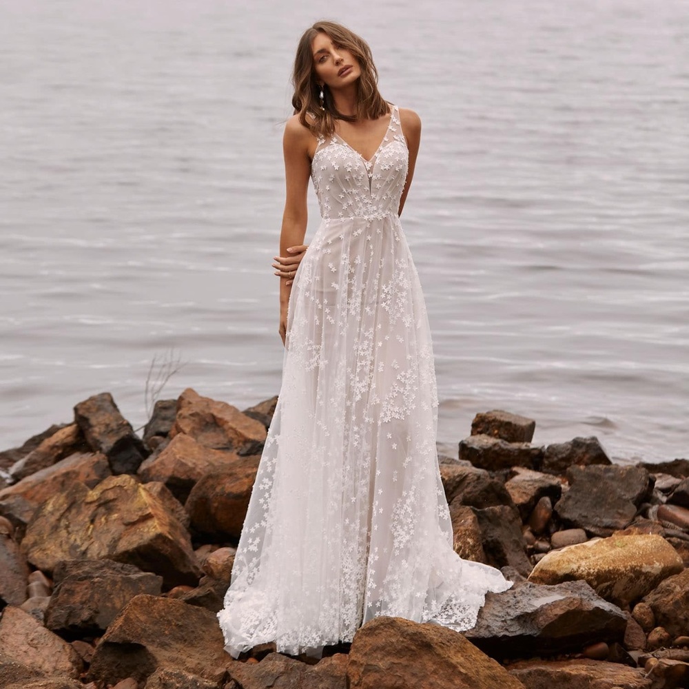 Madi Lane Cyra Wedding Gown Dress (Size 14)